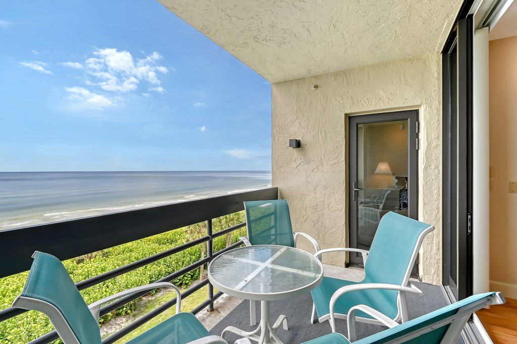 1135 (14)_MLS - Longboat Key Vacation Rentals Beachplace 2-402