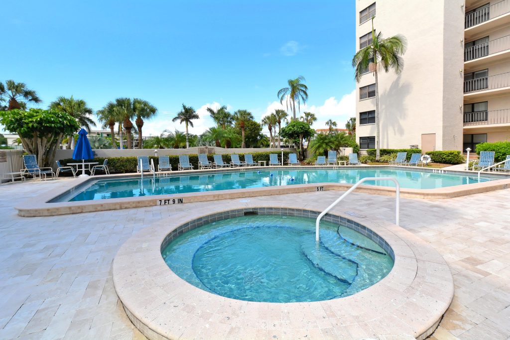 Lido-Towers-in-Lido-key - Longboat Key Vacation Rentals Lido Towers